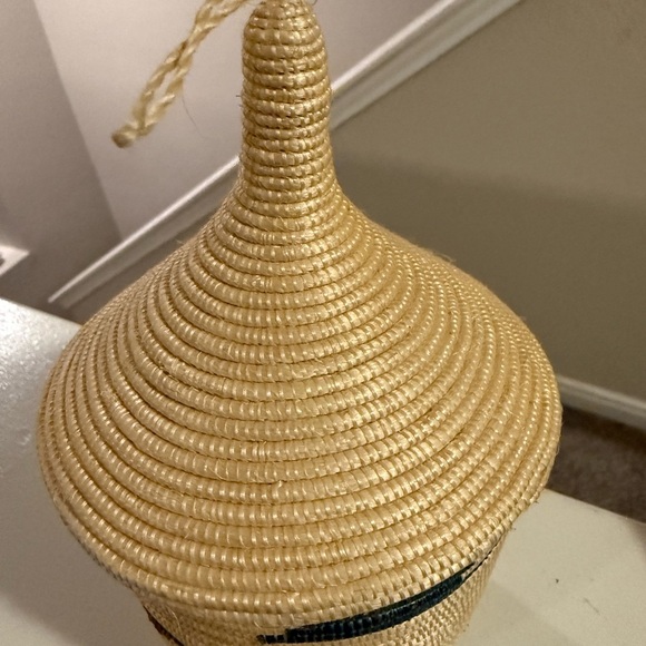 Rare  Rwandan Handmade Nesting Baskets with Lids 2.5”-9.5” set of 5 - Picture 4 of 9